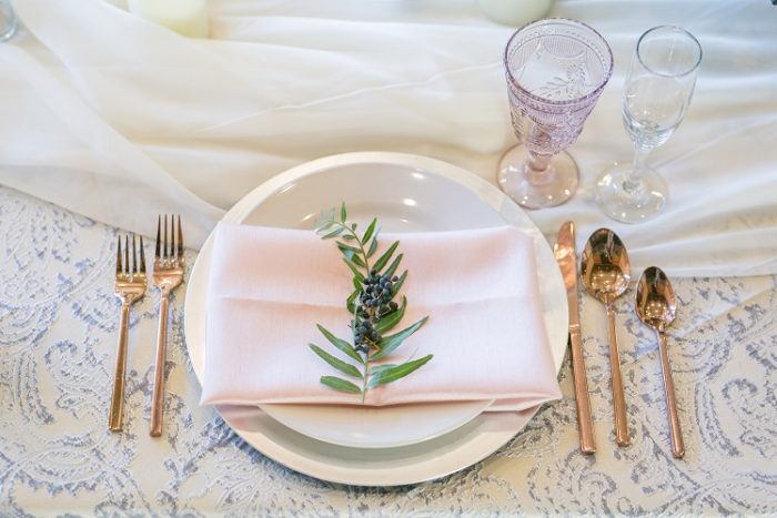 Silver Martinique Reversible Table Linen, Grey Paisley Table Cloth, Primrose Lamour Napkin, Light Pink Napkin